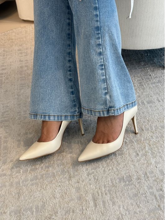 Scarpin Valentina Salto Fino Médio Couro Off White... - CS BY KATI