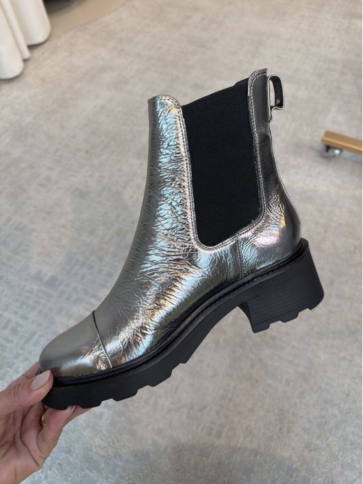 Bota Coturno Chelsea Tratorada Couro Spechio Metal... - CS BY KATI