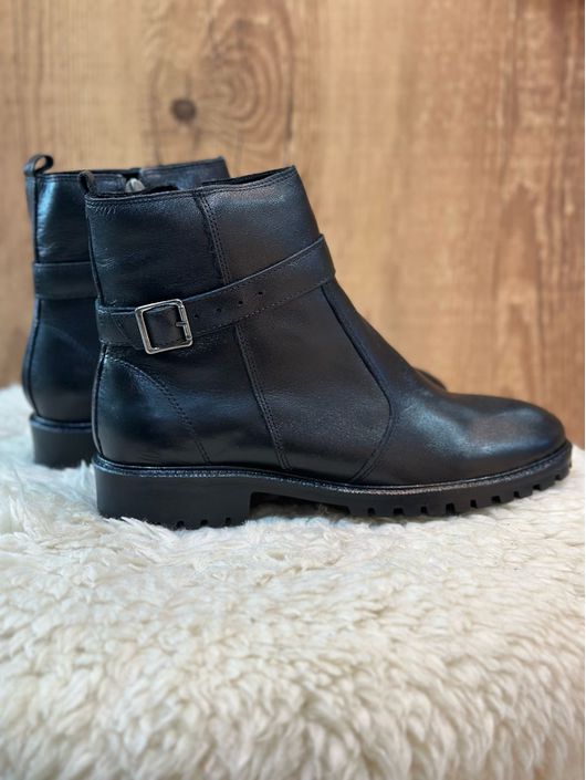 Bota De Couro CS Shoes Com Salto E Fivela Preto - ... - CS BY KATI