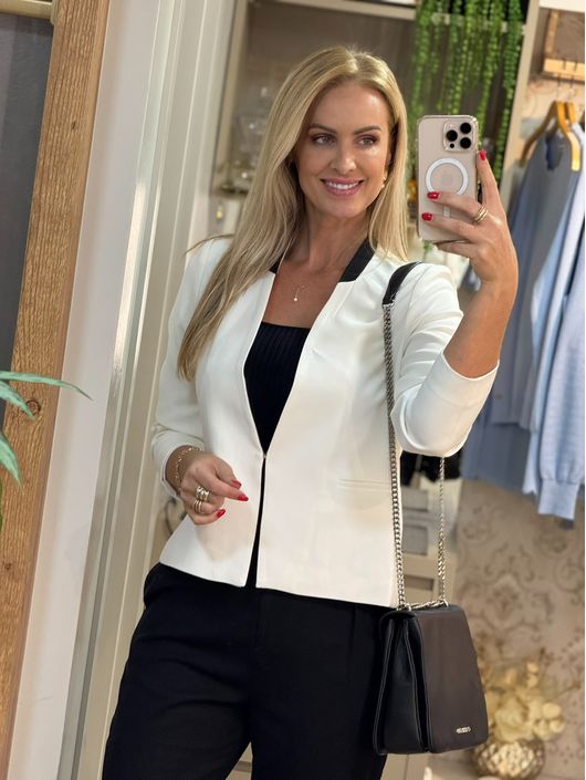 Blazer Lez a Lez Em Alfaiataria Off White 0408 - K... - CS BY KATI