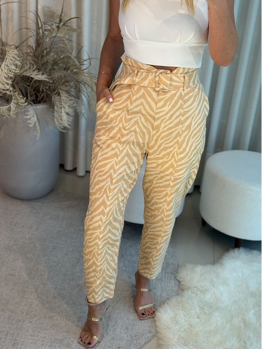 Calça Reta em Linho Estampada com Cinto - K7795L - CS BY KATI