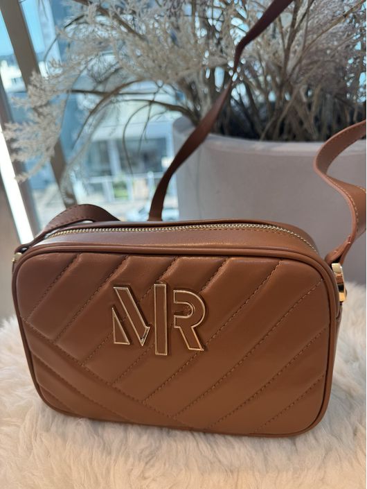 Bolsa Transversal Com Logo MR Caramelo - K028500MR - CS BY KATI