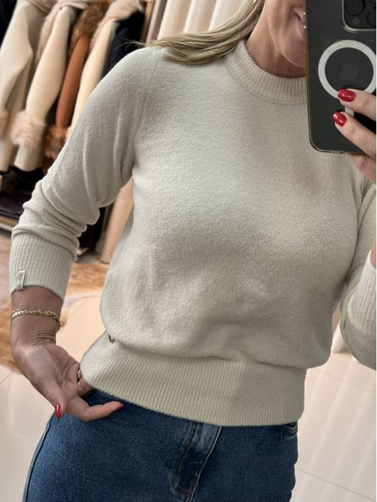 Blusa Biamar Em Fio Pluma Com Gola Redonda Bege 07... - KATI MODAS