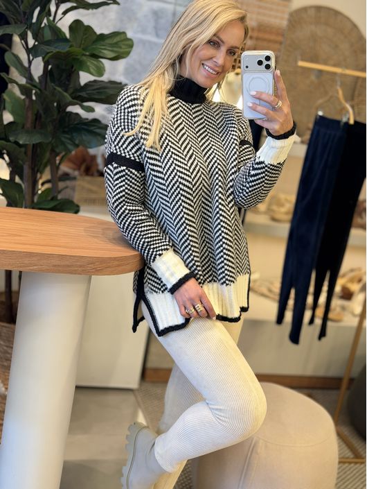 Blusa Nori Fio Nuvem Com Gola Preto 0801 - K17280N - KATI MODAS