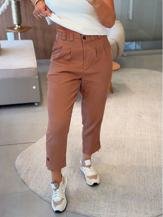 Calça Abenção De Linho Com Pregas Marrom 0812 - K... - KATI MODAS