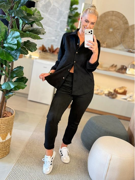 Calça Biamar Em Camurça Com Bolsos Faca E Elástico... - KATI MODAS