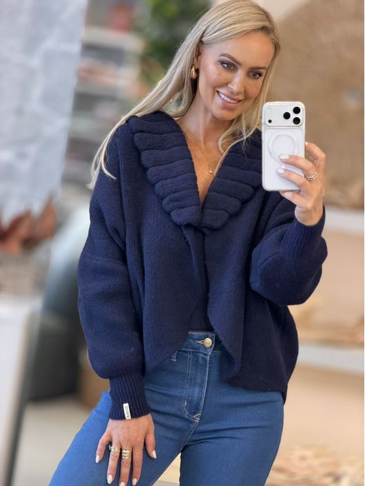 Capa Biamar Com Lapela Em Relevo Azul Marinho 0801... - KATI MODAS