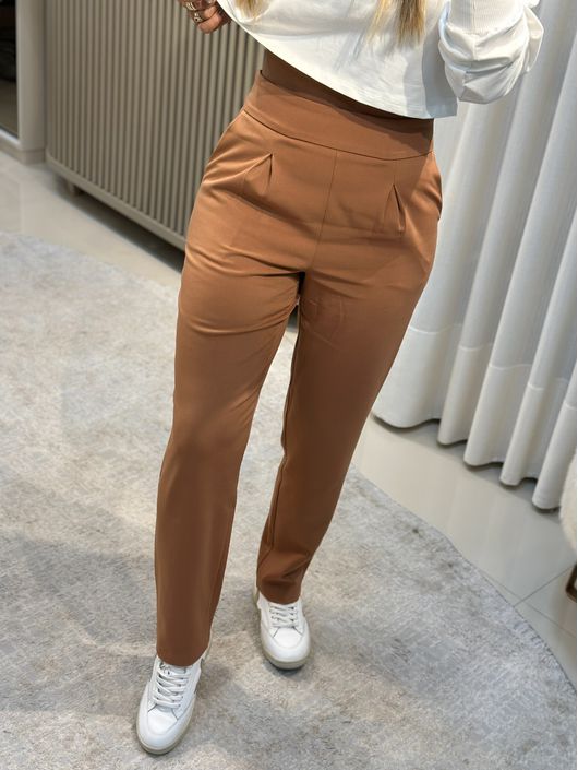 Calça Anna Karenina De Alfaiataria Com Bolso Terra... - KATI MODAS