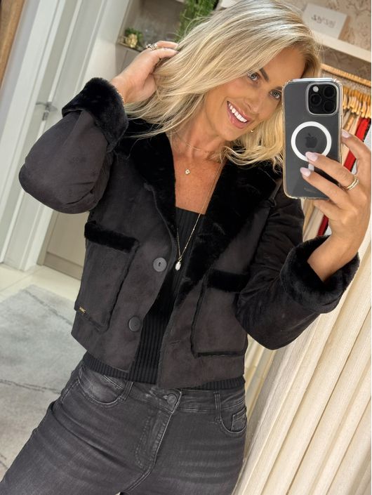 Casaco De Tricô Com Suede E Pele Preto - K019320A... - KATI MODAS