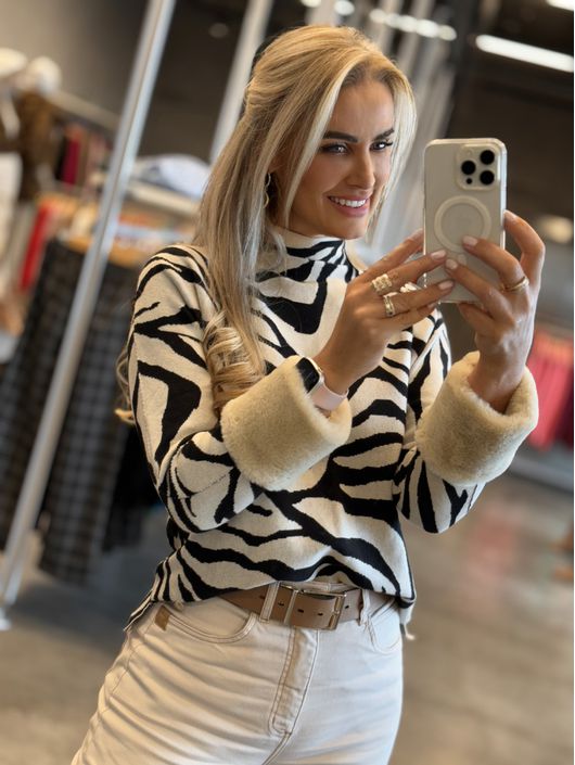 Blusa Biamar Animal Print Com Punho De Pele Bege -... - KATI MODAS
