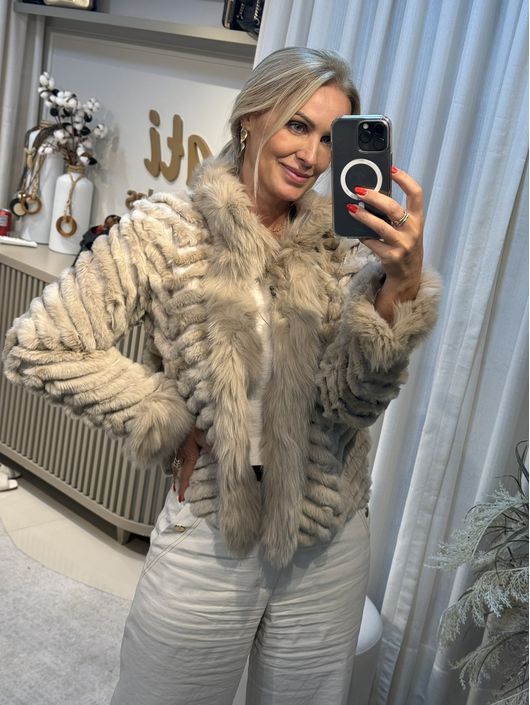 Casaco De Pele Natural Alpelo Bege - K21000026A - KATI MODAS