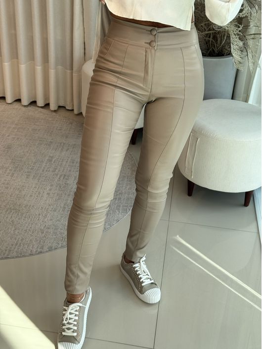 Calça Resinada Com Bolso Fendi - K202459L - KATI MODAS