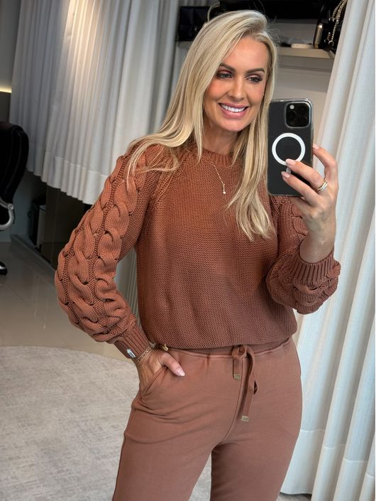 Blusa Abenção Com Manga Trançada Marrom - K11747A... - KATI MODAS