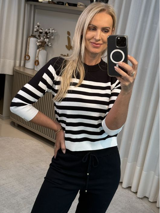 Blusa Biamar Listrada Com Gola Redonda Preto - K11... - KATI MODAS