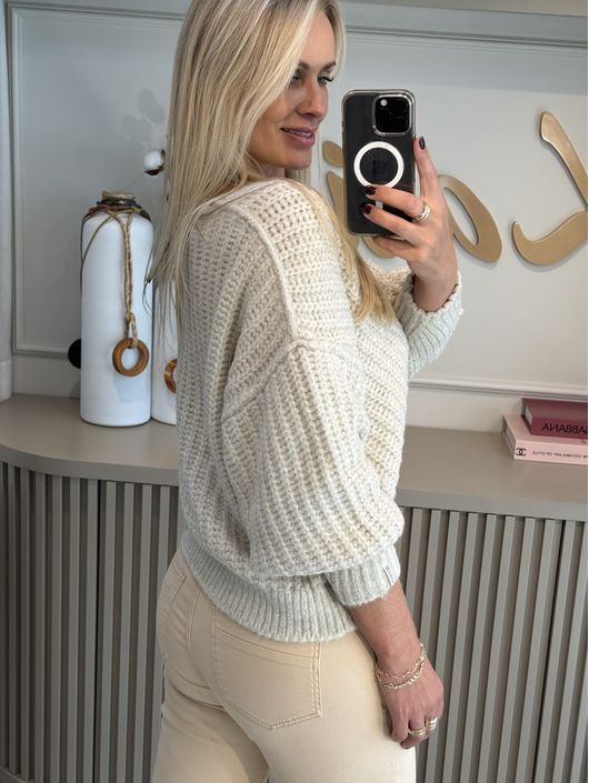 Blusa Biamar Com Gola V e Toque de Fio Pluma Bege ... - KATI MODAS