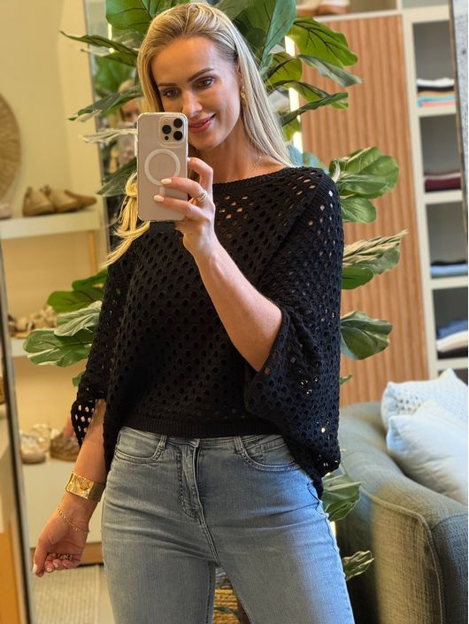 Blusa Le Bongã Ampla Com Pontos Vazados Preto 2410... - KATI MODAS