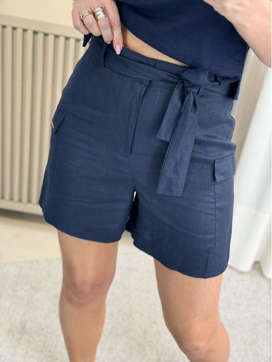 Bermuda Cargo De Linho Com Cinto Azul Marinho - K0... - KATI MODAS