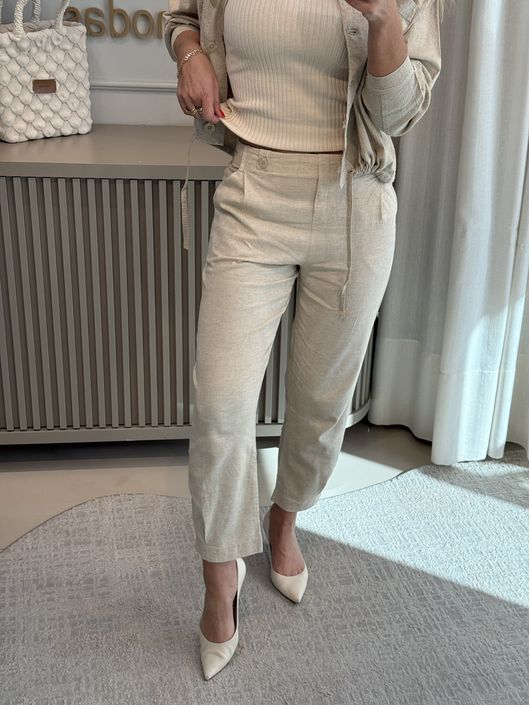 Calça Biamar Com Pregas E Bolso Faca Bege 2207 - K... - KATI MODAS