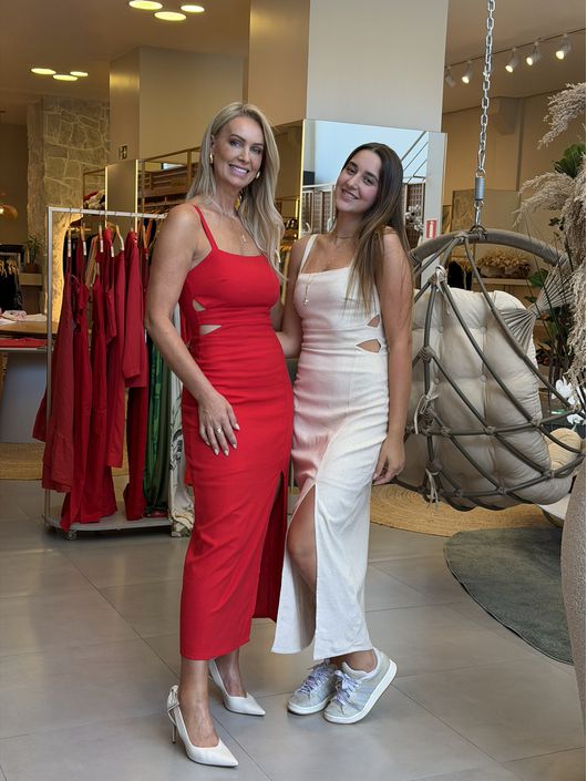 Vestido Le Bongã Com Aberturas Laterais E Fenda Fr... - KATI MODAS