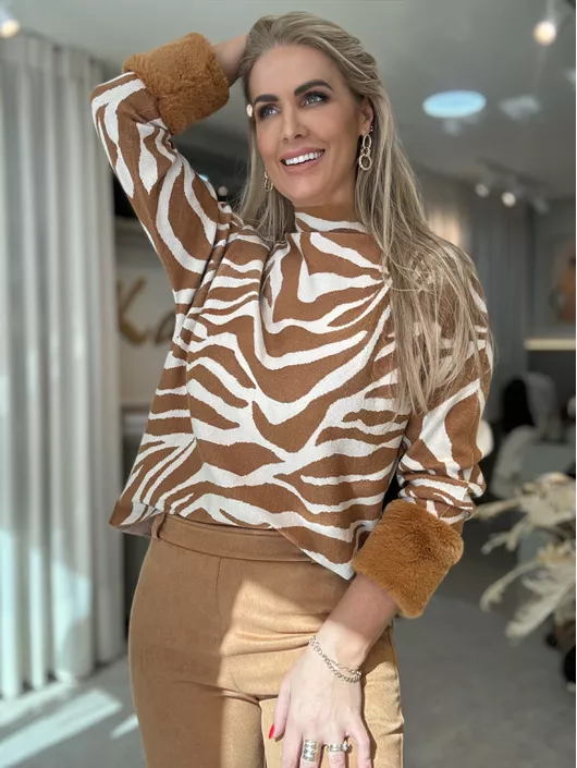 Blusa Biamar Animal Print Com Punho De Pele Carame... - KATI MODAS