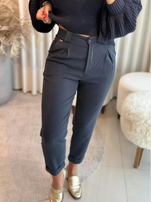 Calça Biamar De Linho Com Pregas Azul Marinho - K... - KATI MODAS
