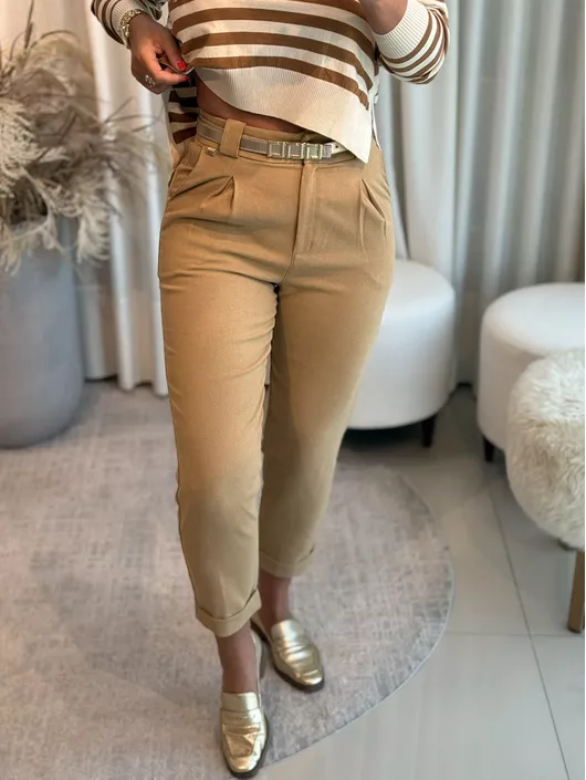 Calça Biamar De Linho Com Pregas Caramelo 1301 - K... - KATI MODAS