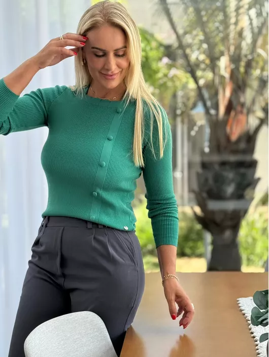 Blusa Biamar Canelada Com Decote Quadrado Verde - ... - KATI MODAS
