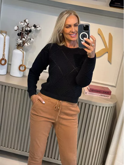 Blusa De Tricô Com Detalhes Vazados Preto - K0192... - KATI MODAS