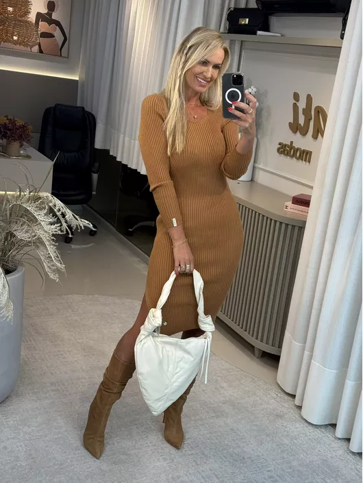 Vestido Canelado Biamar Com Decote Quadrado Marrom... - KATI MODAS
