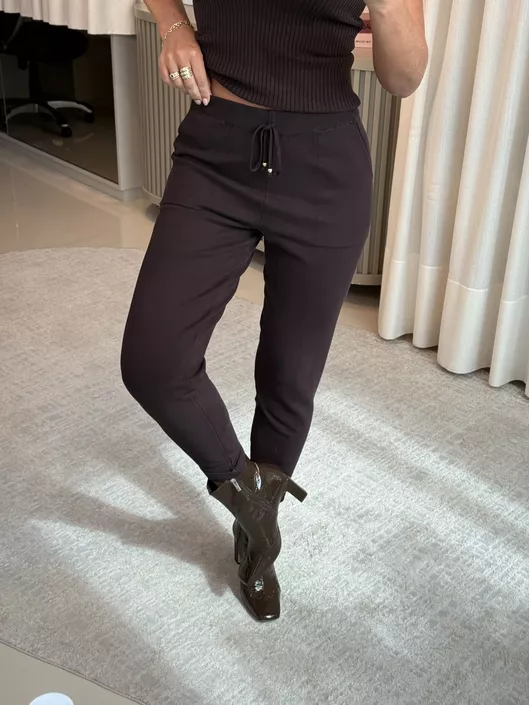 Calça De Tricô Com Barra Italiana Marrom - K15644... - KATI MODAS