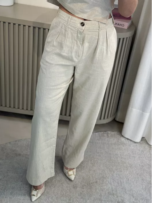 Calça Reta Em Linho Com Bolso Faca Bege - K047550... - KATI MODAS