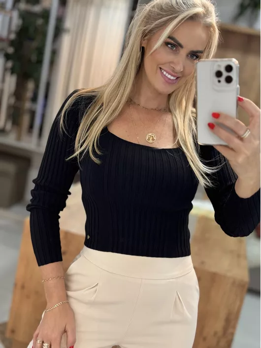 Blusa Canelada Com Decote Quadrado Preto - K019048... - KATI MODAS