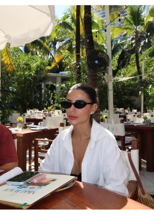 Óculos de Sol Olívia Preto MAFÊ - Mafê Eyewear Store