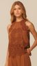 Blusa sem Mangas com Detalhe em Renda Marrom
