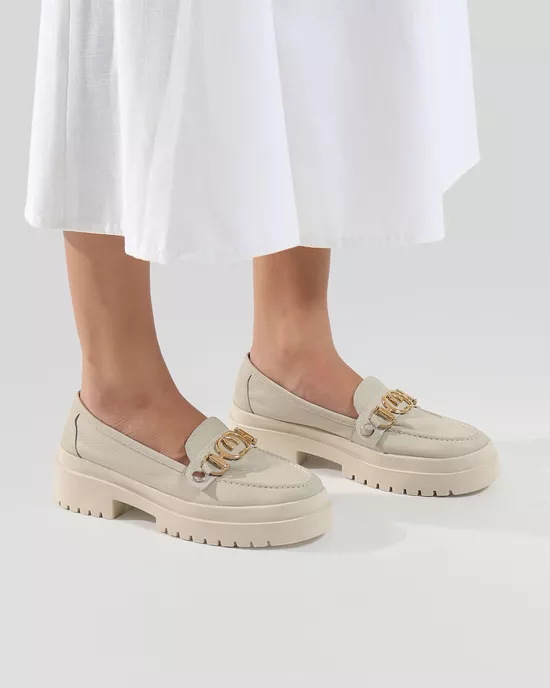 Mocassim Feminino em Couro Off White Com Fivela 3 - Arietto