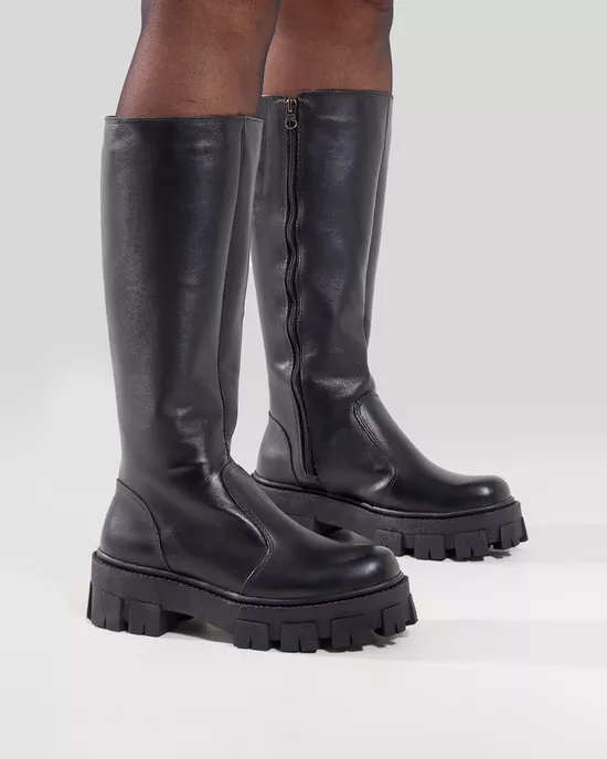 Bota Feminina Em Couro Montaria Cano Sola Tratorad... - Arietto