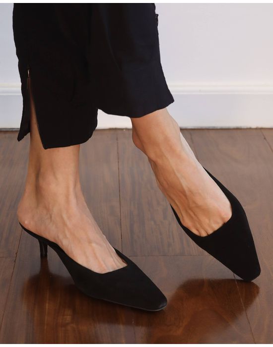 MULE LAURA COURO CAMURÇA PRETO
