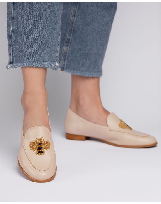 MOCASSIM MARIA ISABEL COURO OFF WHITE ABELHA BORDADA