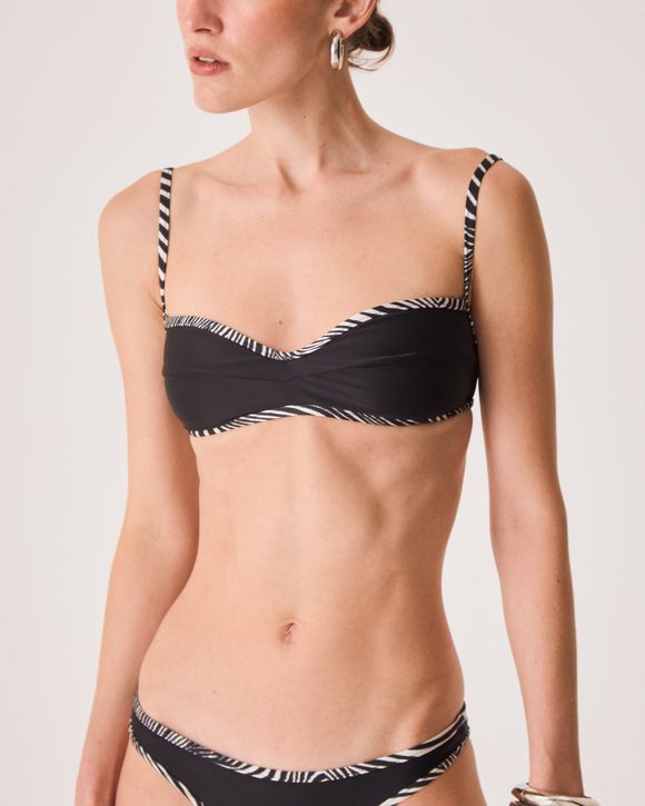 Top Biquíni Manu Preto Viés Animal Print feminino da collab August com Maria Victoria Tinoco, poliamida, alças finas e acabamento em viés animal print zebra contrastante