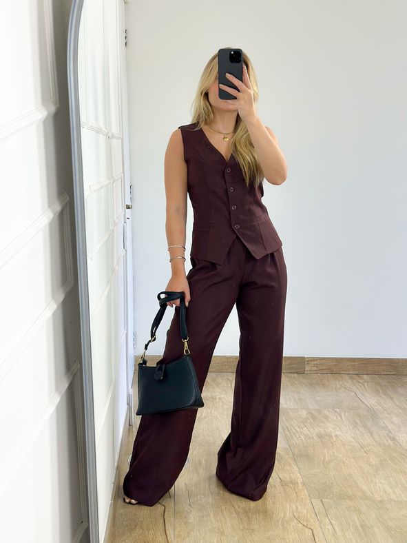 Conjunto Alfaiataria Calça e Colete Bordô