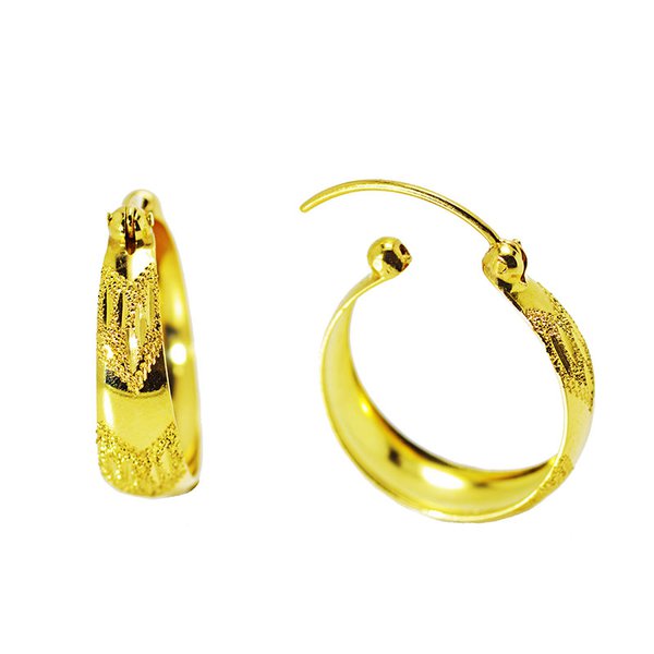 Brinco em Ouro 18K Argola Trabalhada com trava Brinco em Ouro 18K Argola Trabalhada com trava