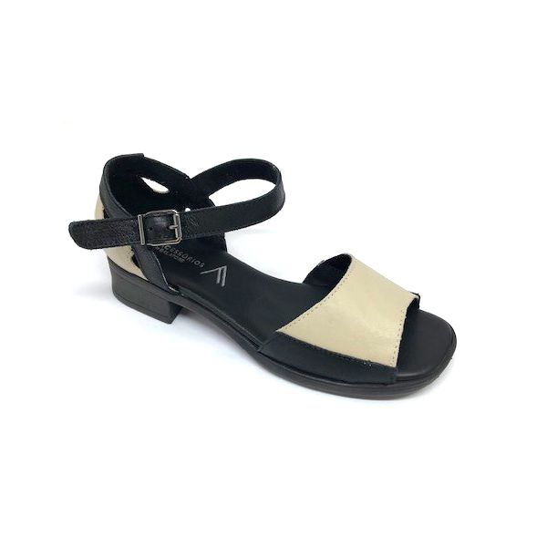Sandália Lara -Off White e Preto