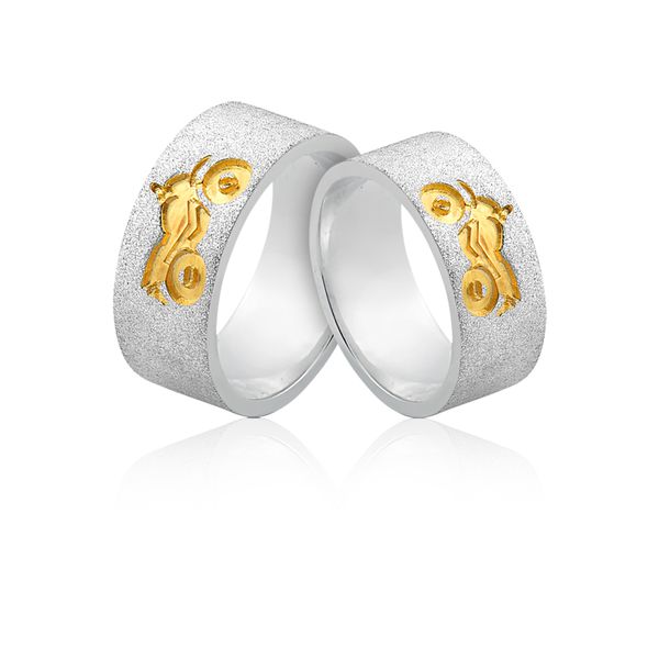 Alianças De Prata e Detalhes Banhado a Ouro