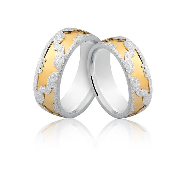 Alianças De Prata e Detalhes Banhado a Ouro