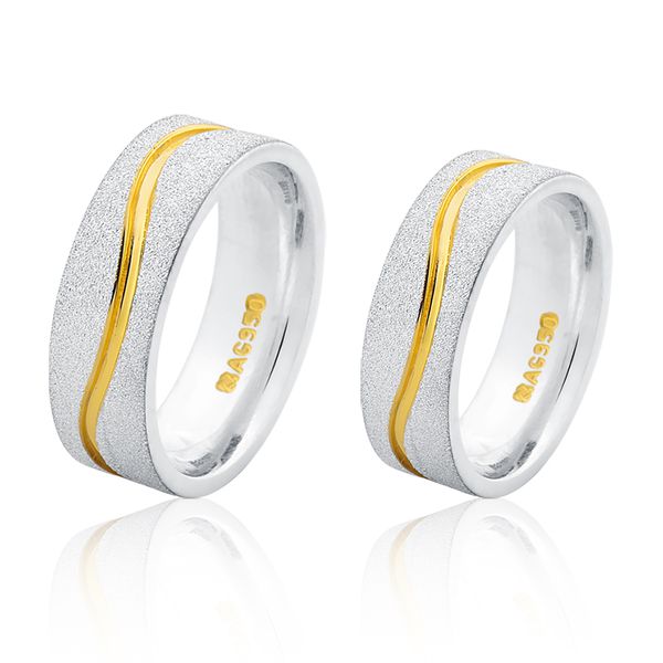 Alianças De Prata e Detalhes Banhado a Ouro