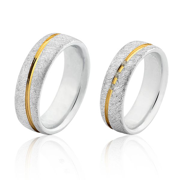 Alianças De Prata e Detalhes Banhado a Ouro