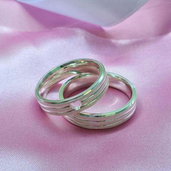 Aliança Compromisso 3 canaletas diamantadas 1 coracao na Femenina 5mm