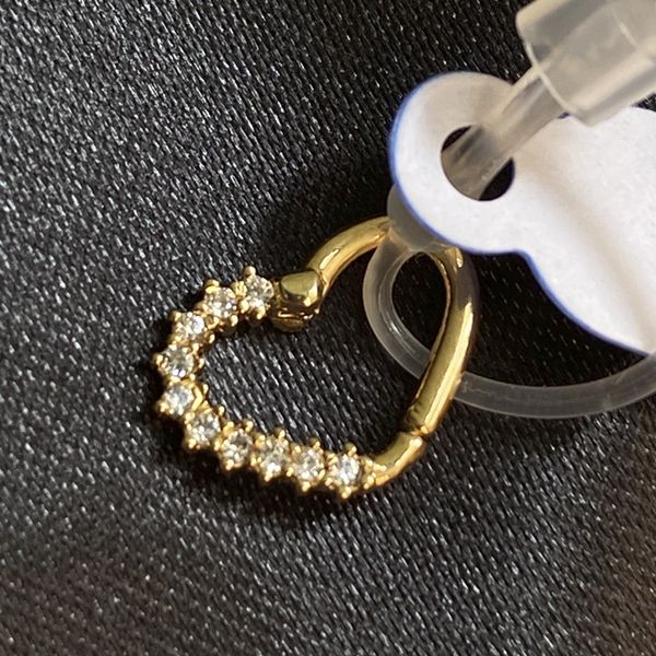 Piercing Cartilagem/ Helix Ouro 18k em Formato de Coração