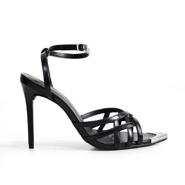 SANDÁLIA NINA PRETA BICO FOLHA