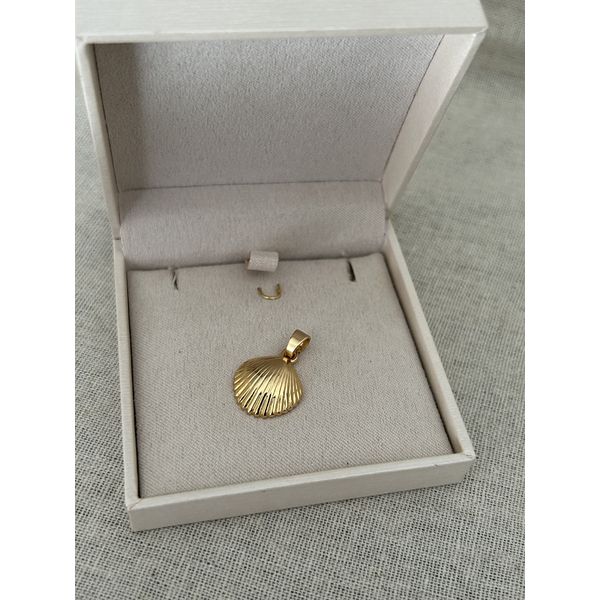Pingente de Concha Banhado a Ouro